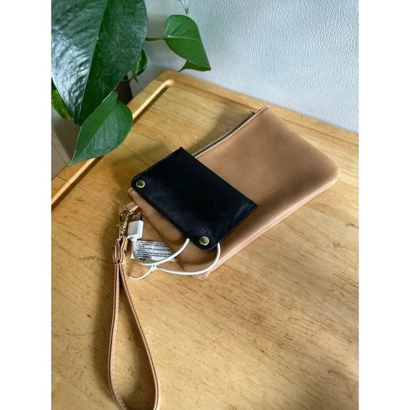 Charging Block small Tan Wristlet - Picture 4 of 8